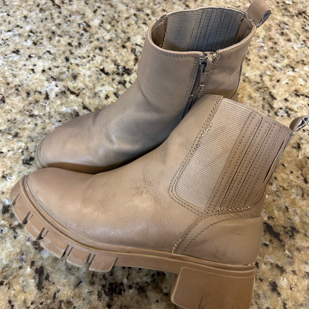 MIA Kids Tan Boots size 1